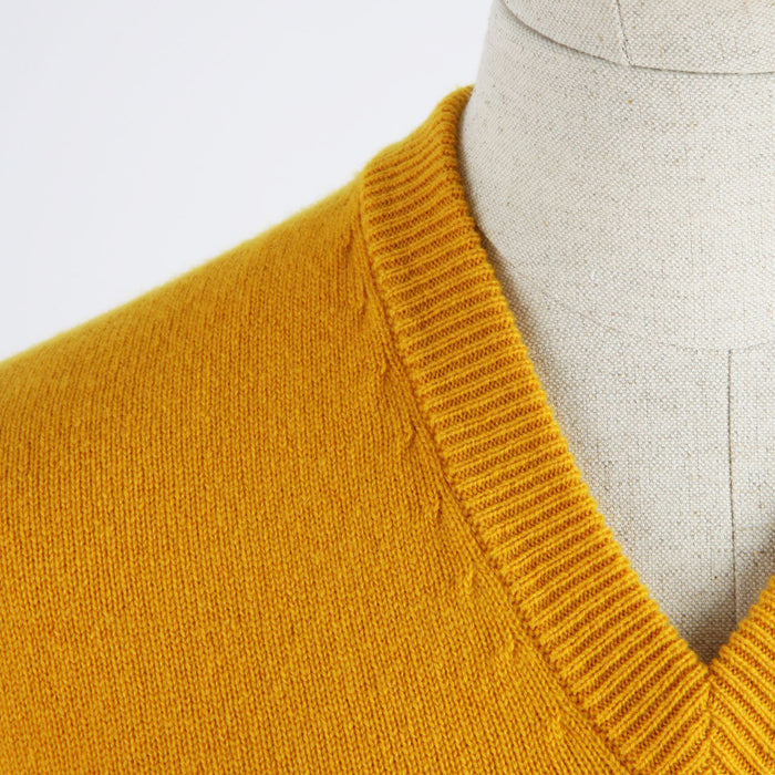 Men's V Neck Sleeveless Sweater - Corgi Socks